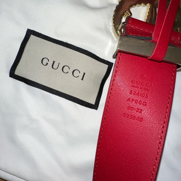 Authentic Gucci Red Leather GG belt with horn details , Gold Buckle, Torchon, 80 - Picture 4 of 10